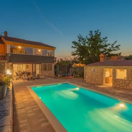 Villa House Edo *