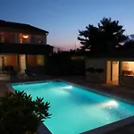 House Edo Labin