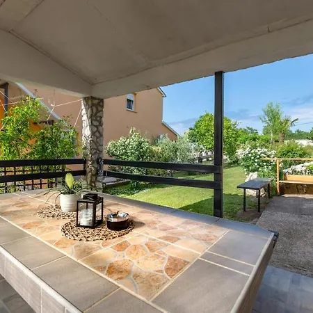 House Edo Лабин